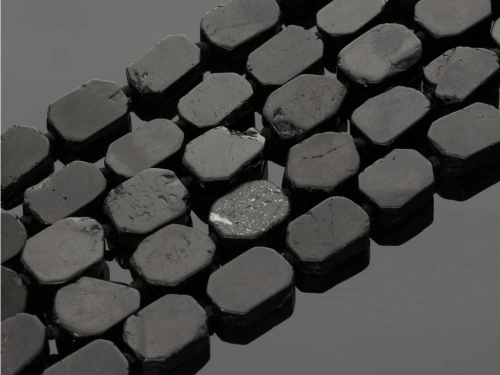 Turmalin czarny prostokąt "nieidealny" ok.15x10x5mm [~40cm]