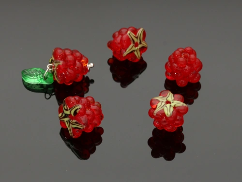 Malina lampwork ok.12x13mm [1szt.]