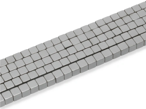 Hematyt kostka ok.4x4mm [~40cm]