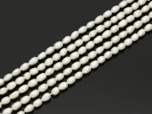 Perła słodkowodna rice ok.4-5mm [~18cm]