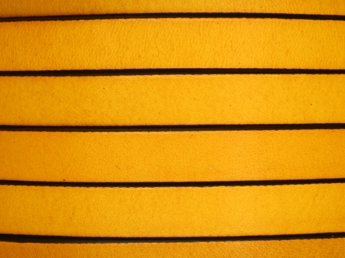 Rzemień naturalny płaski 10x1,8mm morelowy [20cm]