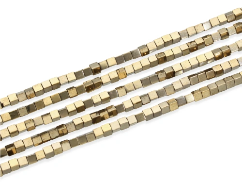 Hematyt kostka ok.3x3mm [~40cm]