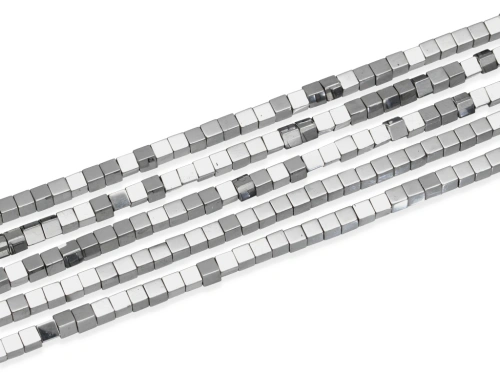 Hematyt kostka ok.2x2mm [~40cm]